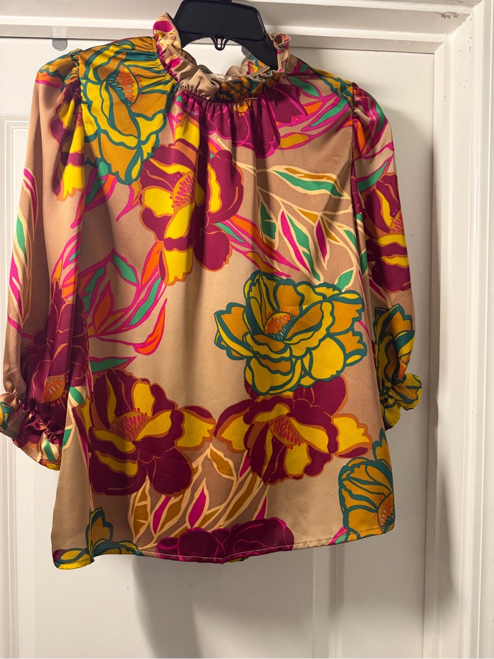 Entro Floral Ruffle-Neck Blouse in Beige, Yellow & Magenta size medium